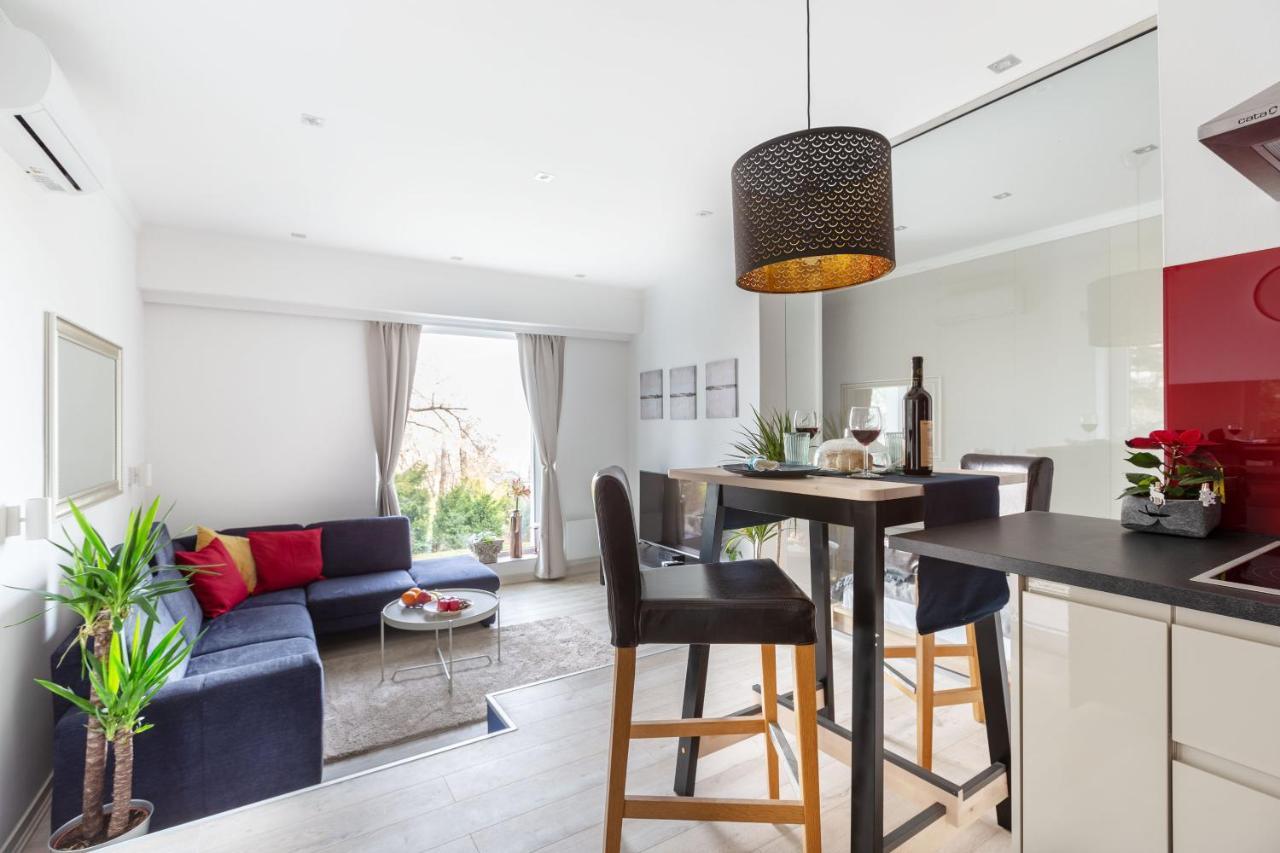 Panoramic Comfort In The Luxurious Green District! Budapest Esterno foto