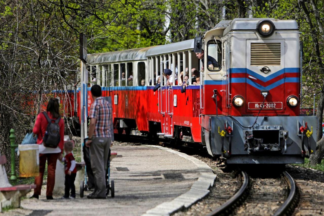 Panoramic Comfort In The Luxurious Green District! Budapest Esterno foto