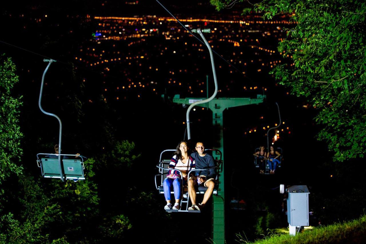 Panoramic Comfort In The Luxurious Green District! Budapest Esterno foto